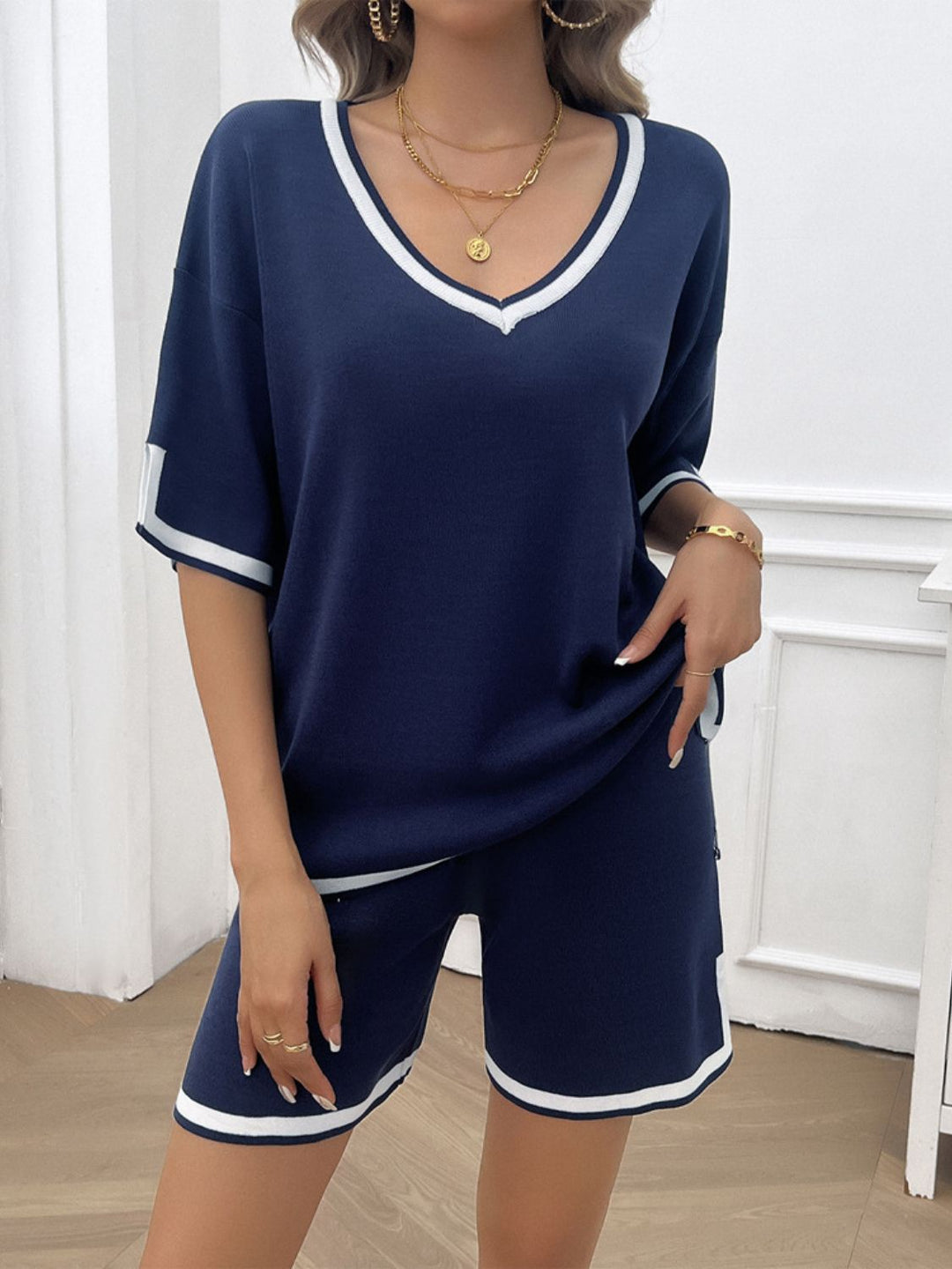 Levoire | Printemps Prêt Contraste V Décolleté Haut Et Short Court Ensemble