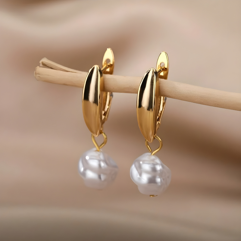 Levoire | Boucles D'Oreilles En Perles Dorées Élégantes
