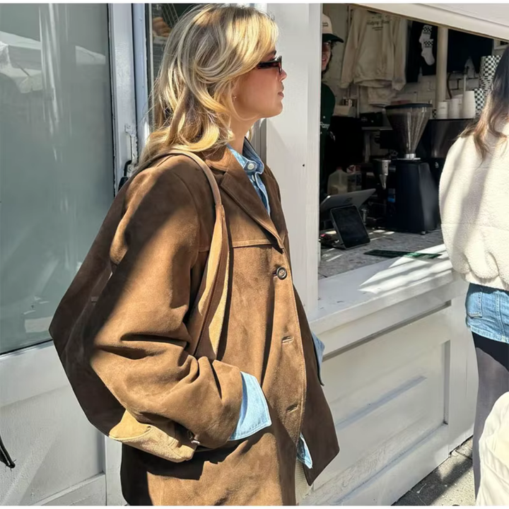 Levoire | Blazer En Cuir Suédé Surdimensionné Intemporel Pour Un Look Élégant