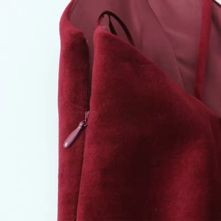 Levoire | Robe En Satin Élégante Avec Des Bretelles Spaghetti Bordeaux