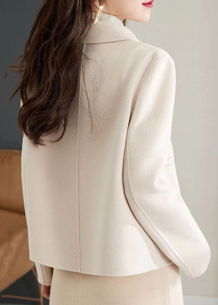 Levoire | Trench-Coat D'Automne Élégant Avec Un Design Expressif Et Un Col Attrayant.