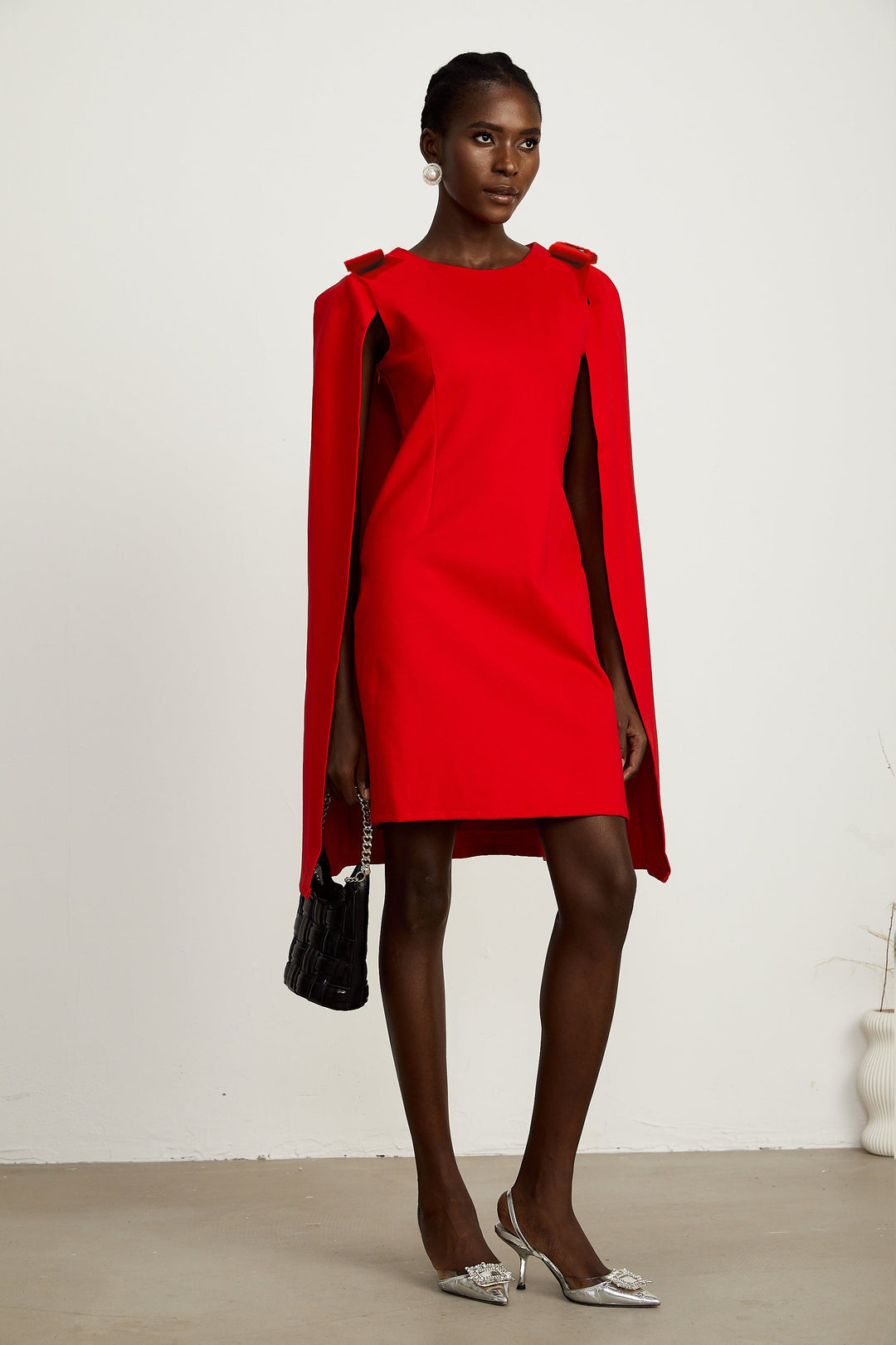 Levoire | Détail De Nœuds Rouges Cape Mini Robe