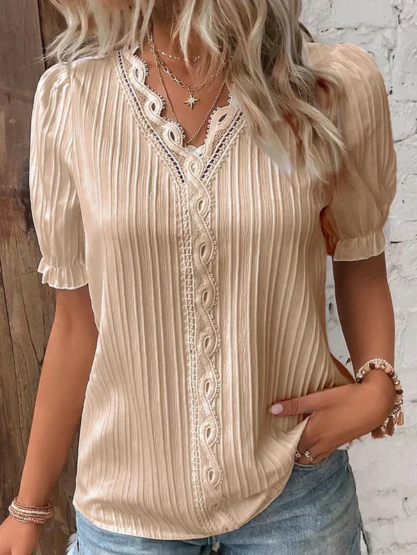 Levoire | Blouse Élégante Avec Décolleté En V Et Dentelle Beige