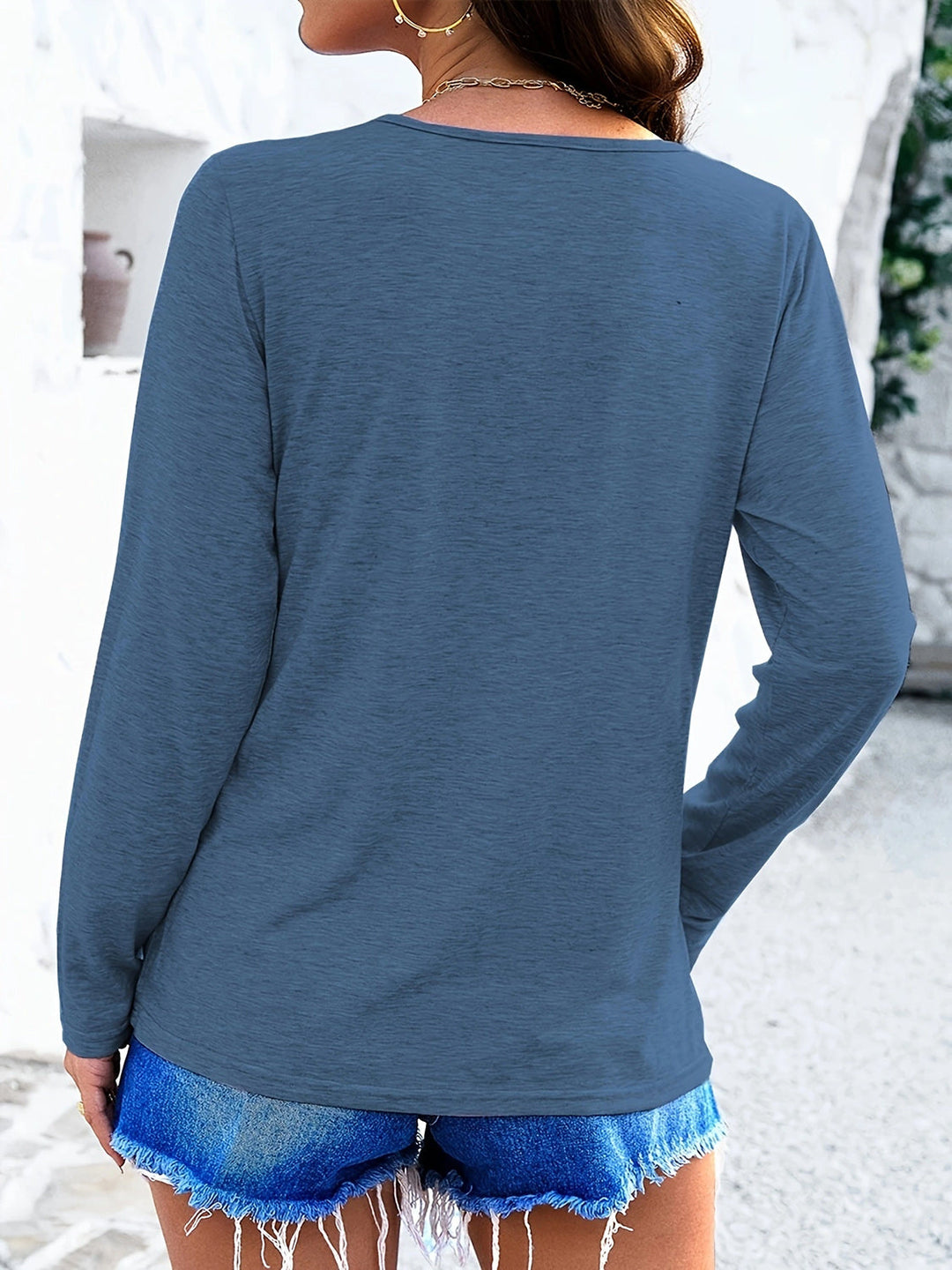 Levoire | Risti V-neck Long Sleeve T-shirt