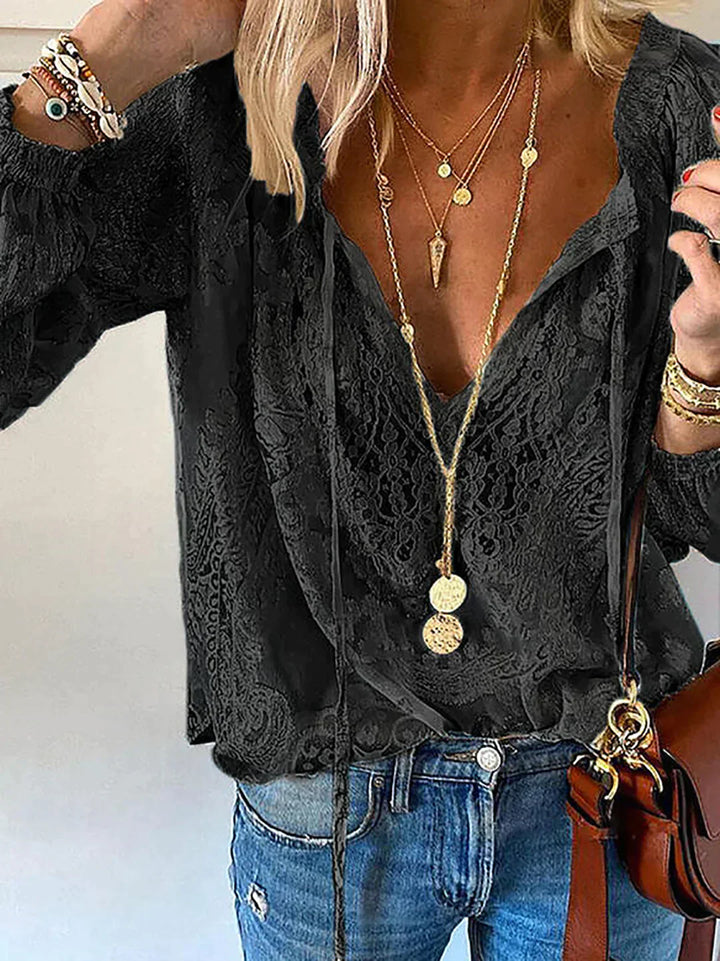 Levoire - Blouse exclusive avec des ornements en dentelle Noir