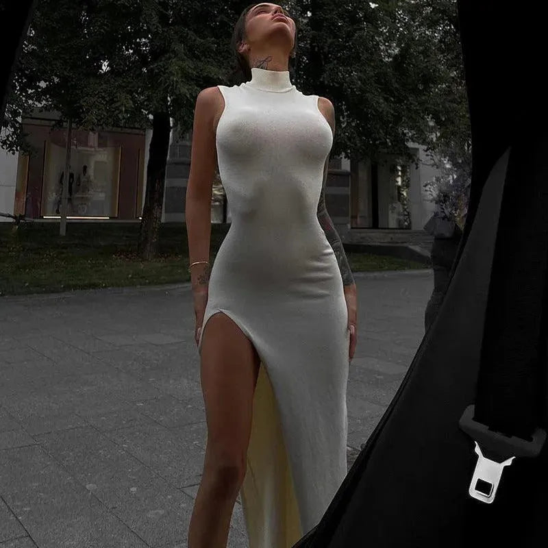 Levoire | Robe midi slim fit à encolure ronde et fente pour femmes