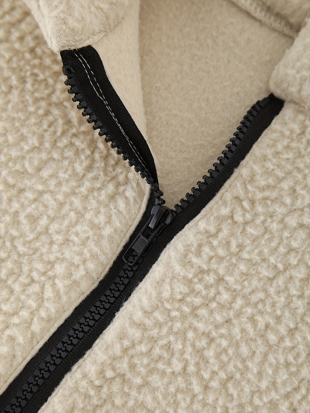Levoire | Combinaison Fuzzy Fleece Sweatshirt Col V