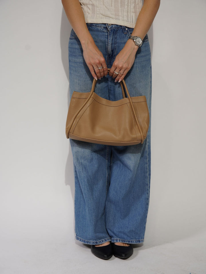 Levoire | Sac À Main Élégant Avec Silhouette Épurée