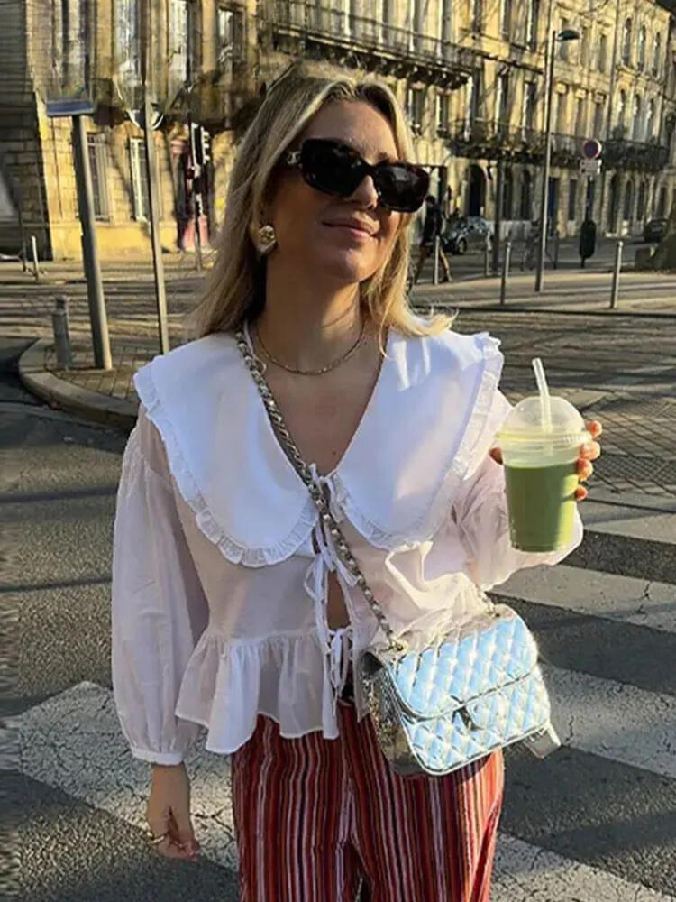 Levoire | Chic blouse en dentelle mignonne avec lacets