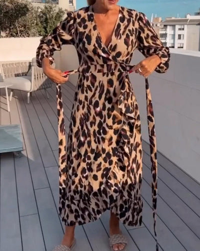 Levoire | Robe À Motif Léopard Avec Un Décolleté En V Flatteur