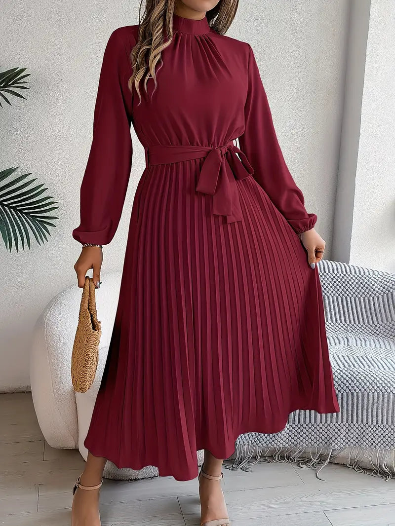 Levoire | Robe Unie Avec Col Montant Et Ceinture Plissée Bourgogne