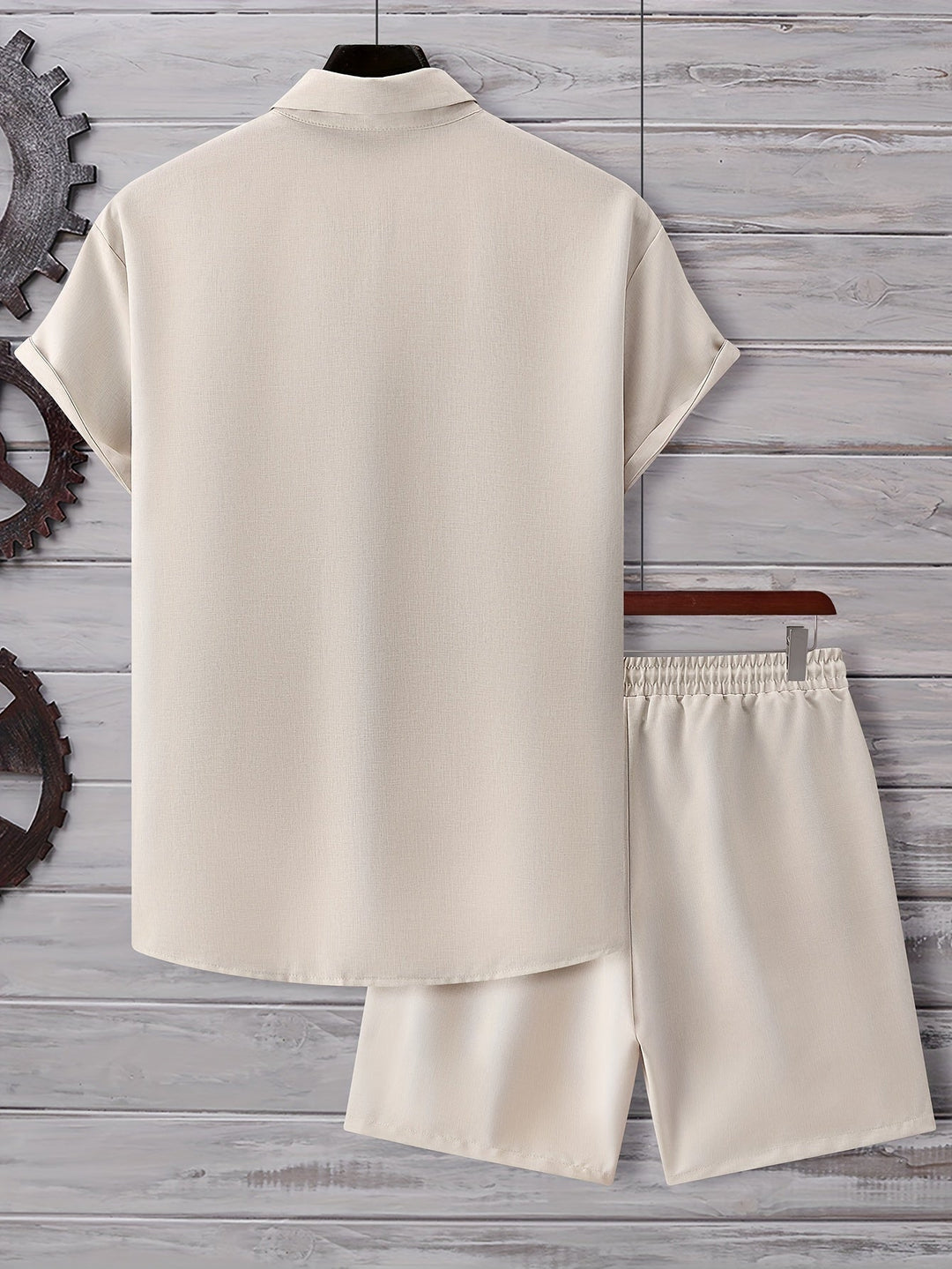 Levoire | Accessoires D'Été Pour Hommes Avec Un T-Shirt À Manches Courtes Et Des Shorts Avec Poches