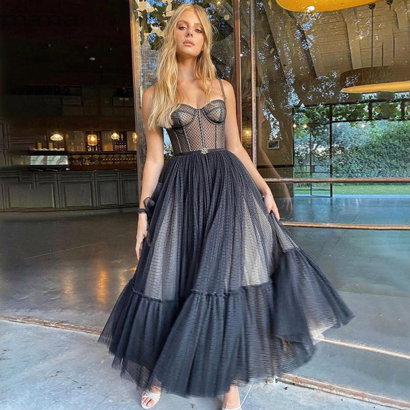 Levoire | Robe en dentelle luxueuse avec haut tube Noir