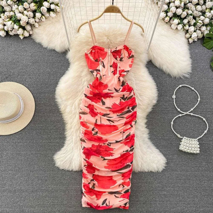 Levoire | Modèle de jupe étroite avec bretelles et ceinture à la taille Rosa