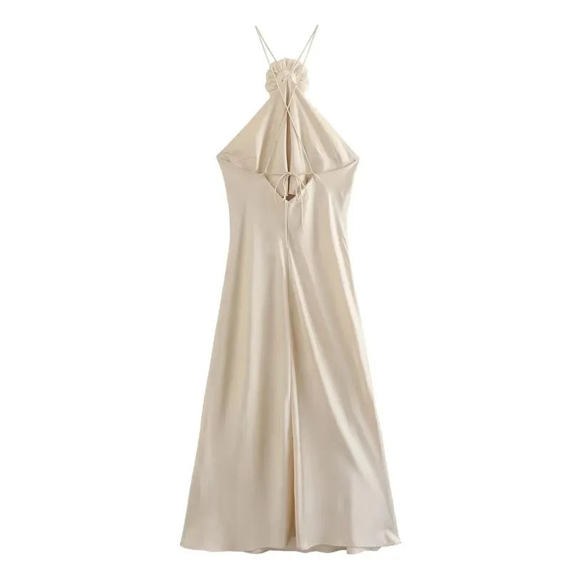 Levoire | Élégante Robe De Soirée En Satin Champagne Avec Appliqué Floral À En Col Nu