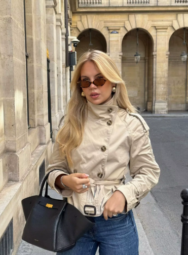 Levoire | Robe Courte Dans Le Style Tendance Courte