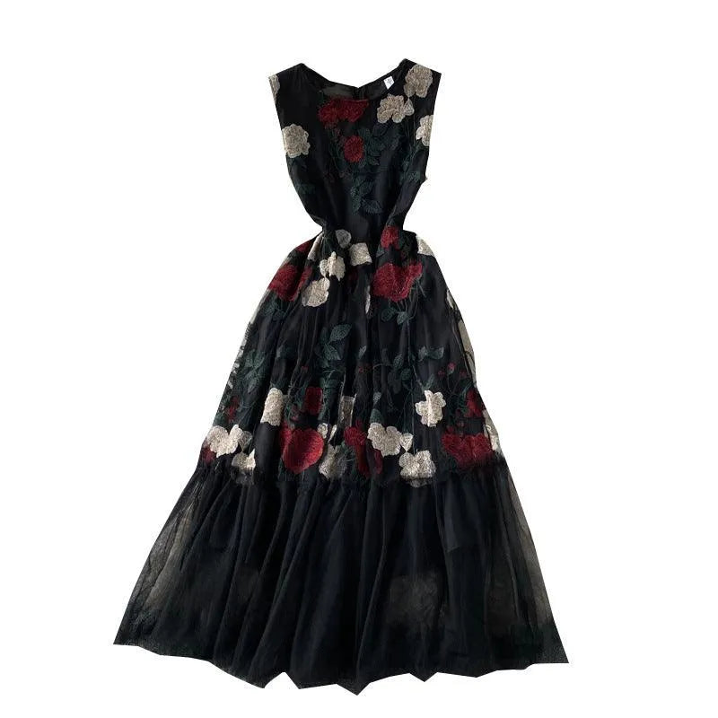 Levoire | Robe pour femme à encolure ronde avec motif floral brodé rose rétro