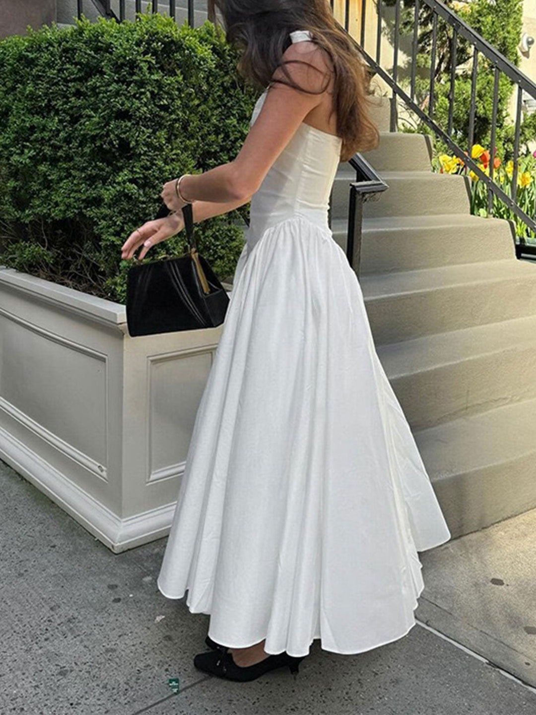 Levoire | Robe midi à encolure en V profonde