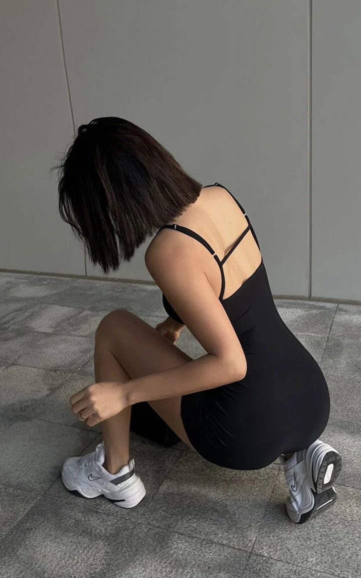 Levoire | Femme Dos Ouvert Noir Minimalisme Et Style