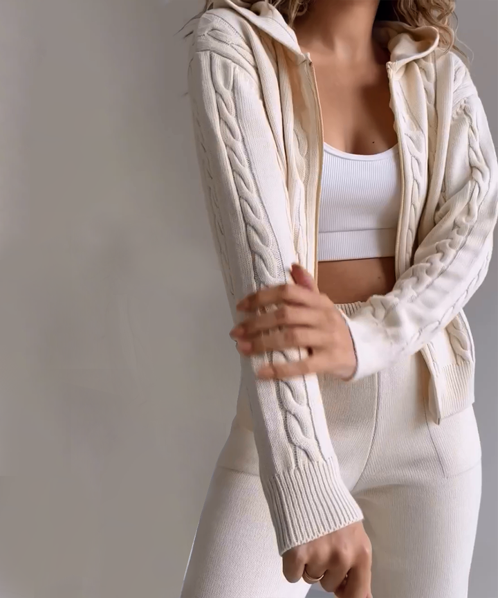 Levoire | Femmes Ensemble Pull Torsadé Et Gilet Dans Un Style Moderne