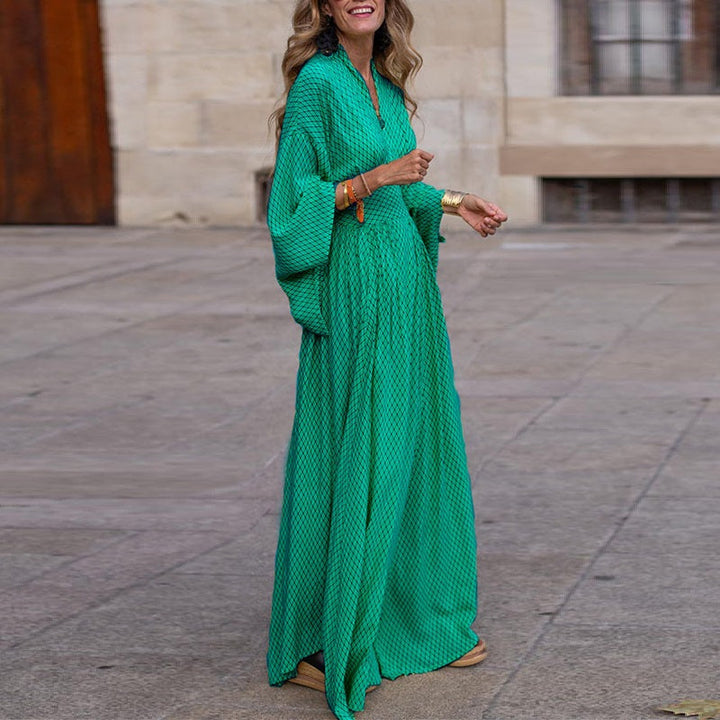 Levoire | Robe À Manches Longues En V Ajustement Décontracté Silhouette Accentuée Ourlet Fluide Style Élégant Vert