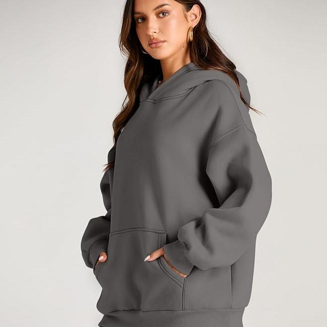 Levoire | Sweat à capuche long avec poches gris foncé