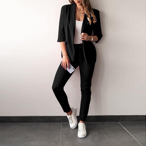 Levoire | Blazer With Notched Collar And Slim Pants In A Two Piece Set
