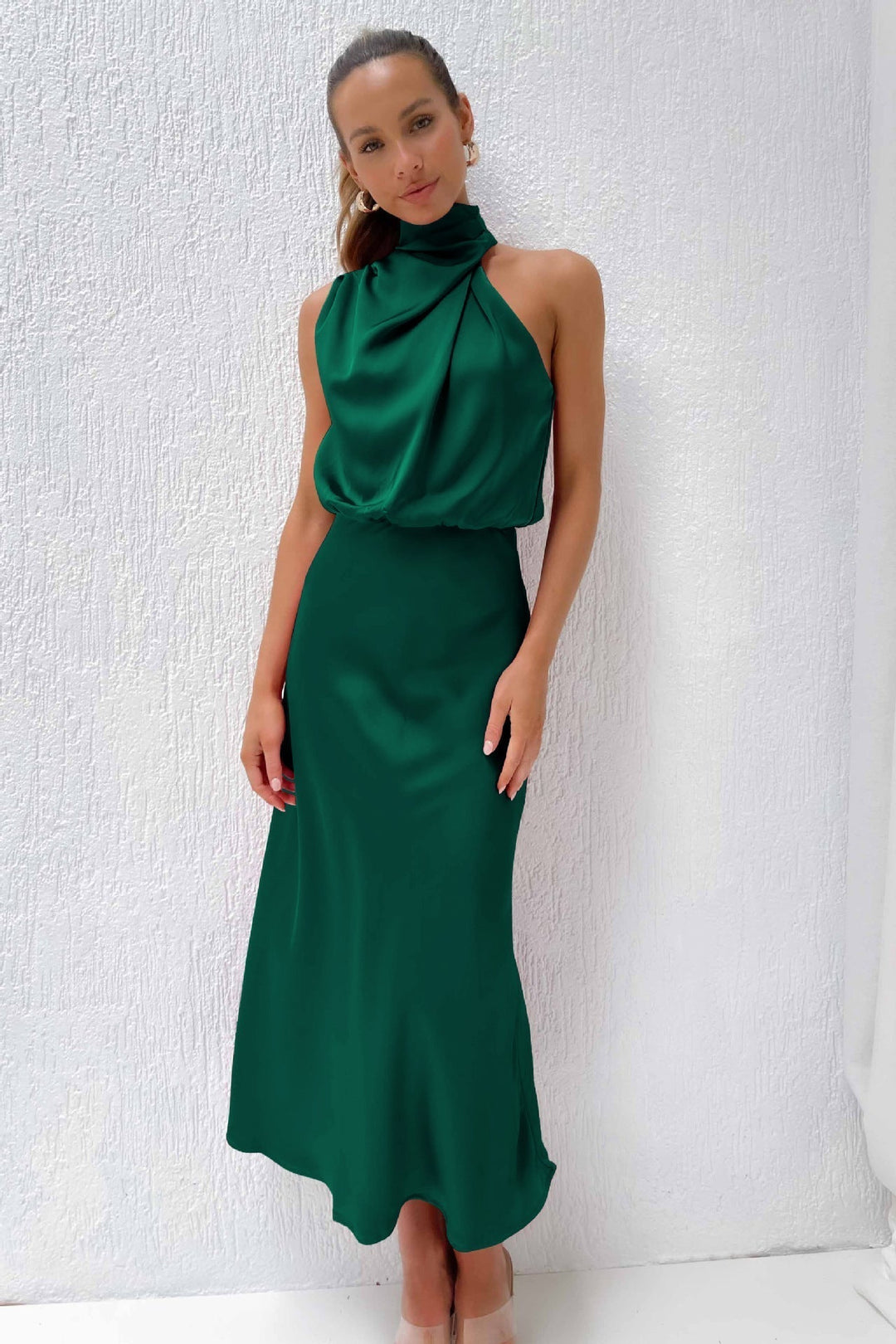 Levoire | Robe Longue En Satin Avec Col Halter Vert