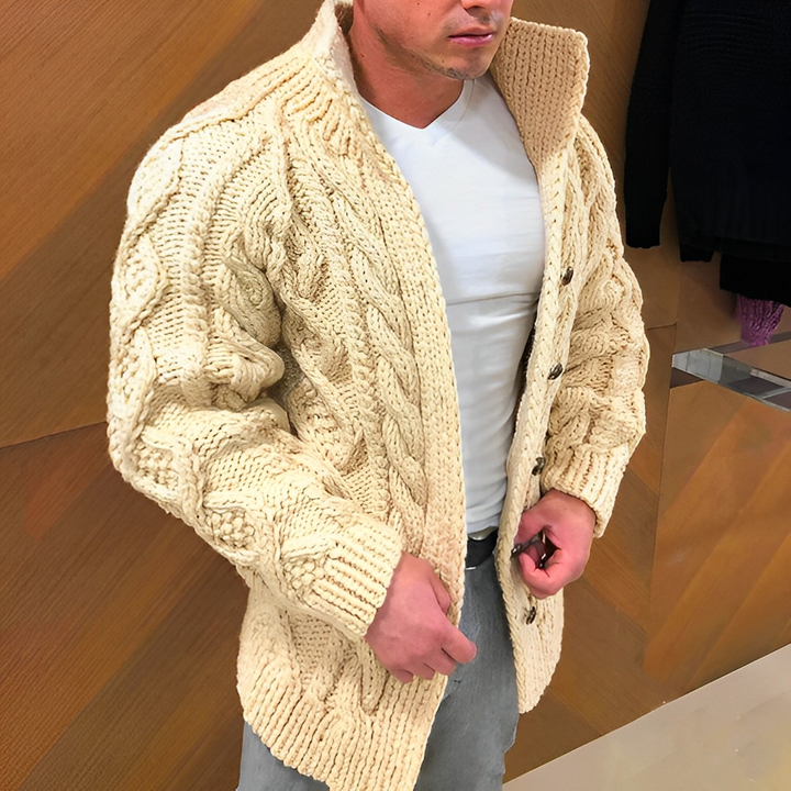 Gilet en tricot chaud avec motif en torsades