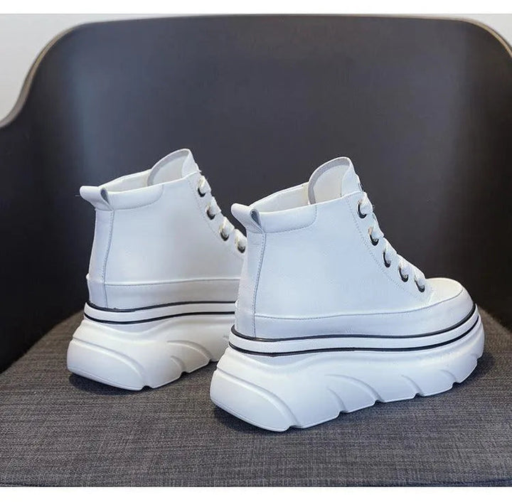 Levoire | Bottes à talon haut avec une semelle épaisse Veste en polaire blanche avec doublure