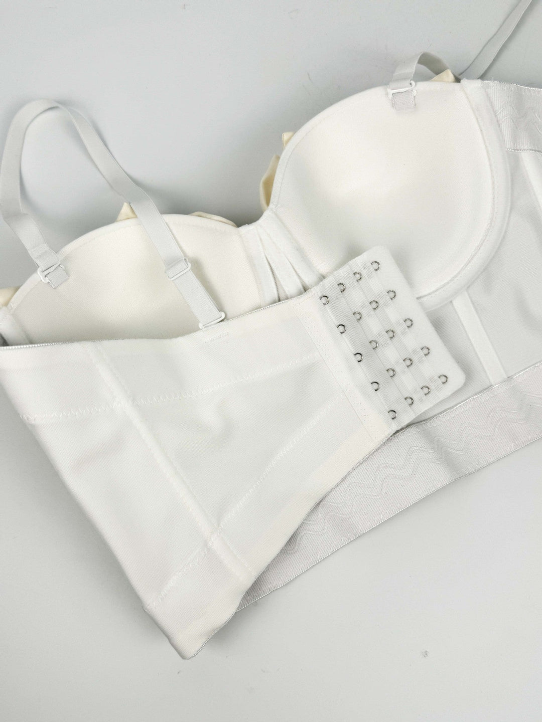 Levoire | Corset élégant avec des rubans doubles et des strass