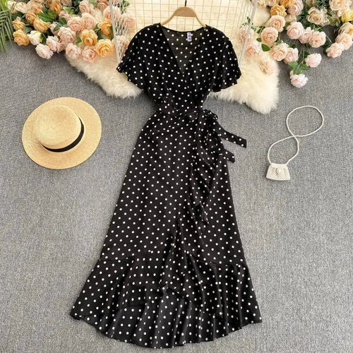 Levoire | Robe mi-longue pour femmes avec pois et volants