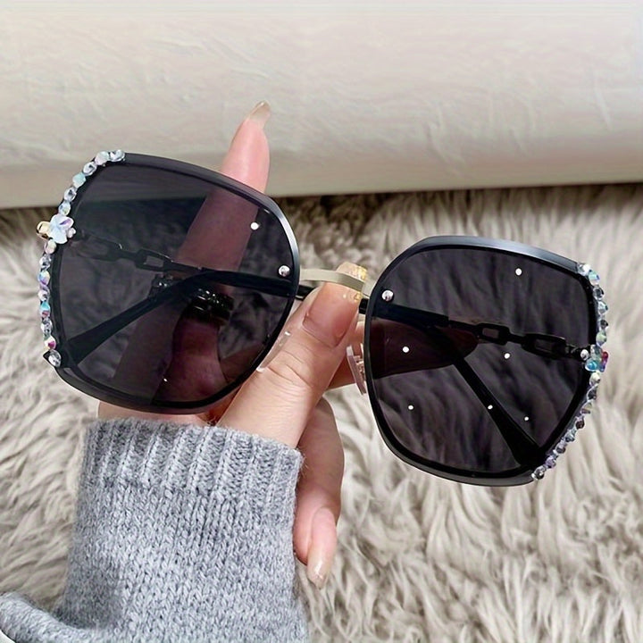Levoire | Lunettes De Soleil Sans Contour Ornées De Cristaux Dégradés Pour Femmes Noir-gris