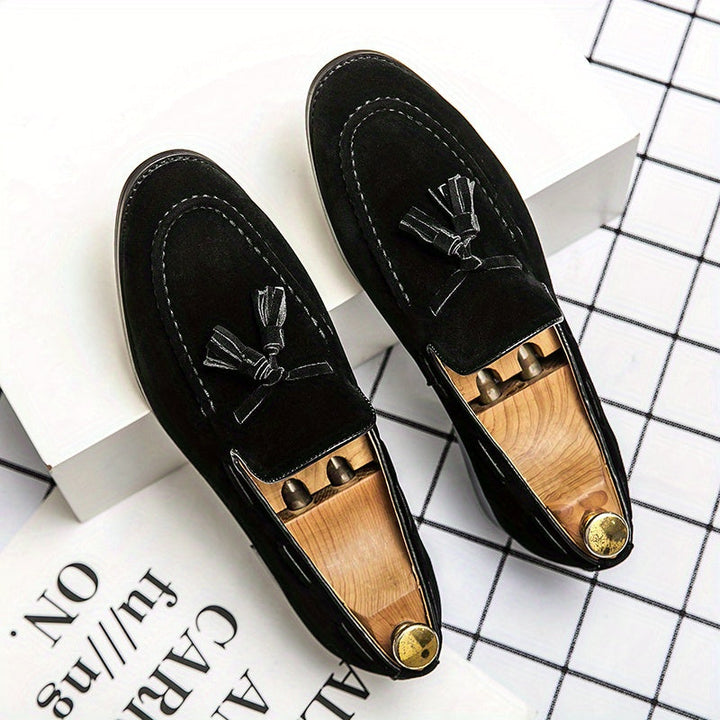 Levoire | Classiques Mocassins Pour Hommes Dans Différentes Couleurs Avec Des Pompons Noir