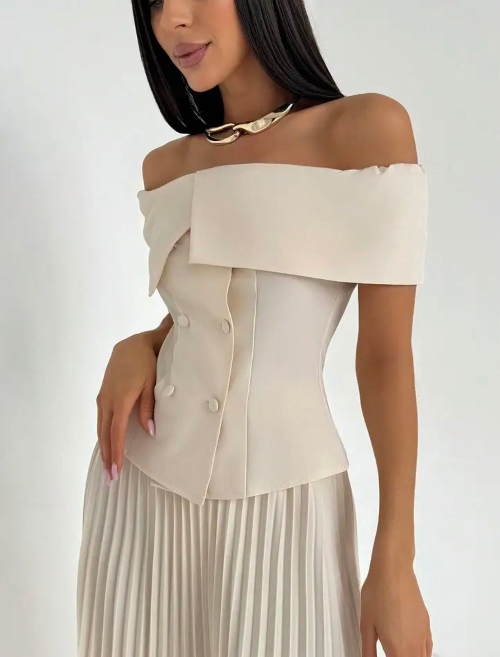Levoire | Robe Maxi Élégante Off Shoulder Avec Jupe Plissée En Crème