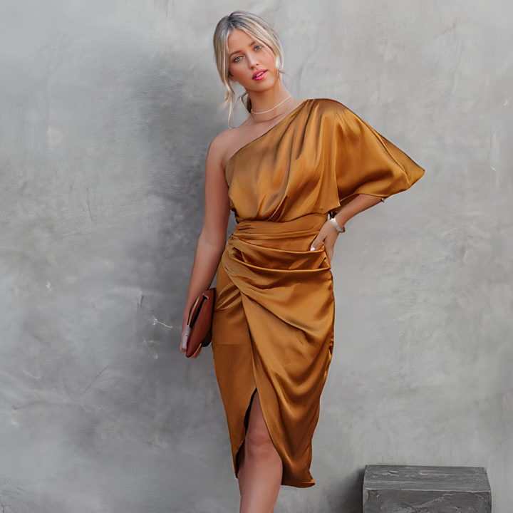 Levoire | Robe De Soirée Élégante Avec Une Épaule Orange