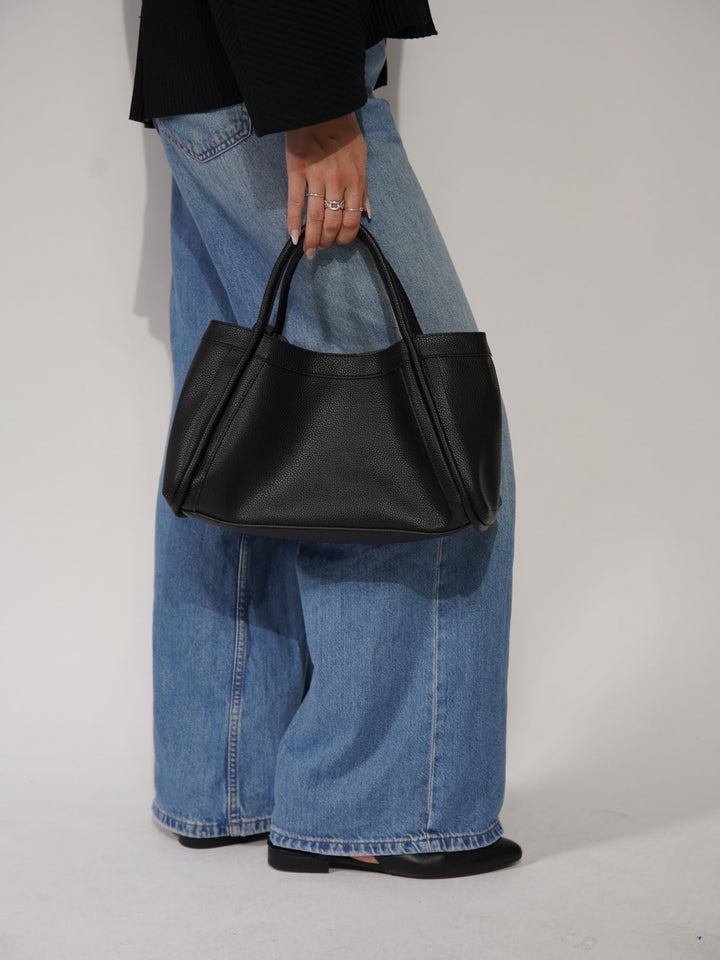 Levoire | Sac À Main Élégant Avec Silhouette Épurée