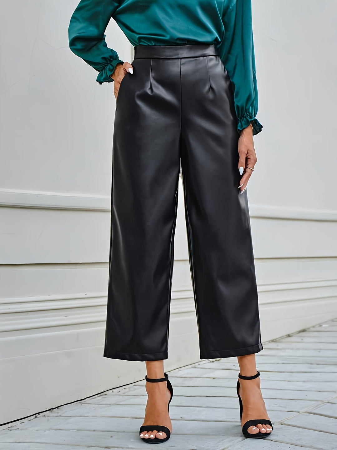 Levoire | Pantalons En Simili Cuir Unis Avec Taille Haute Et Jambe Droite Noir
