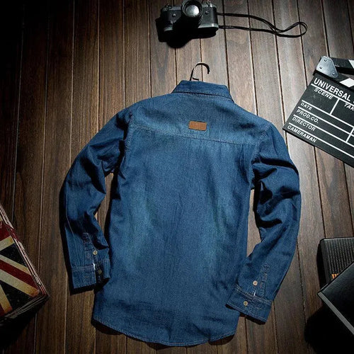 Levoire | En chemise en denim à manches longues