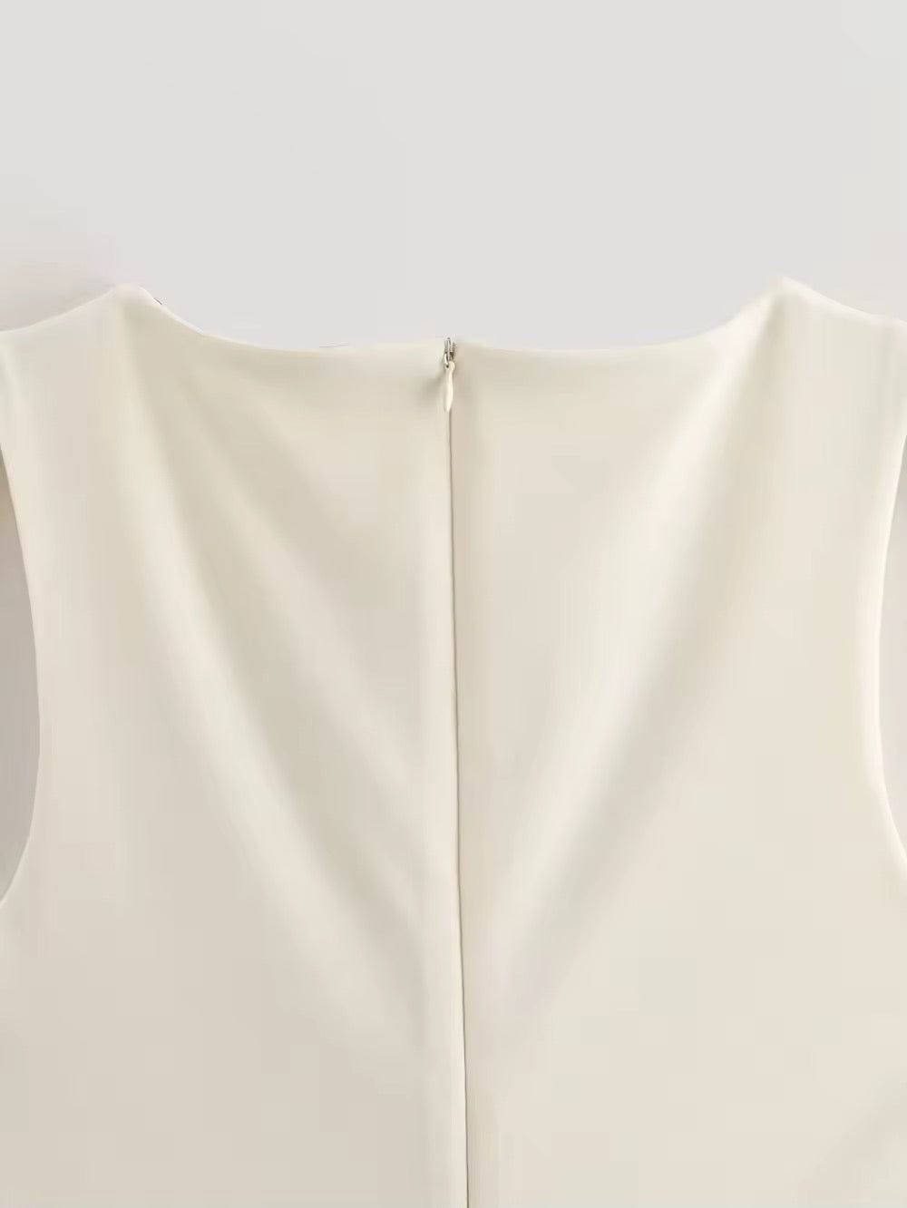 Levoire | Robe Midi Élégante À Découpe