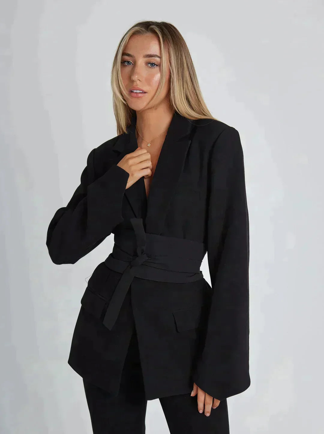 Levoire | Blazer Avec Ceinture Pour Femmes Noir
