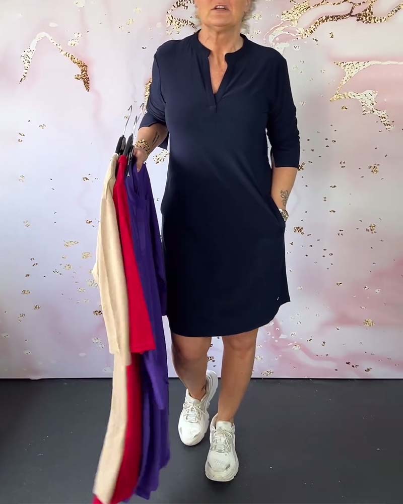 Levoire | Robe Unie À Col En V Pour Une Élégance Intemporelle Bleu foncé