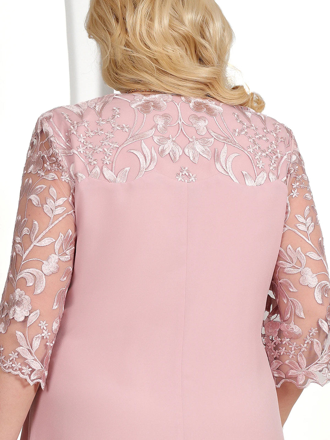 Levoire | Robe De Fête Avec Des Éléments Stylés En Grandes Tailles Pour Un Look Élégant