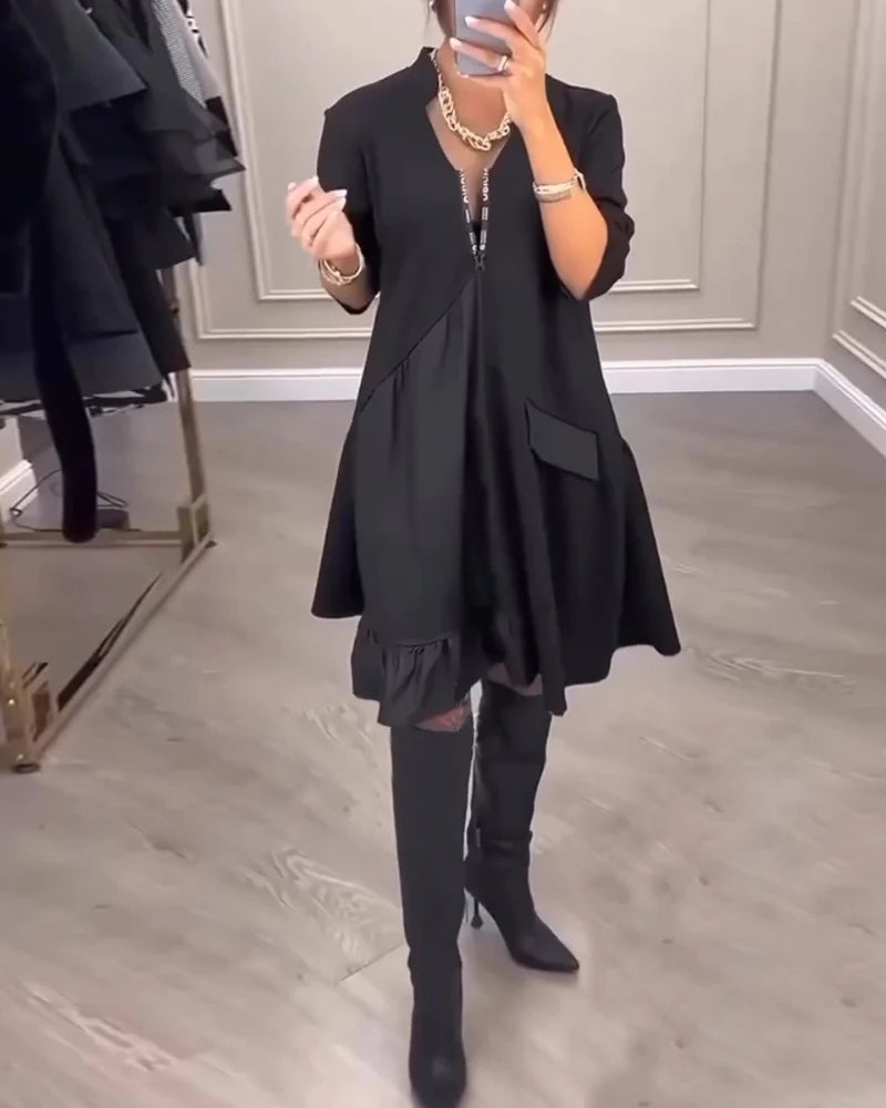 Levoire | Robe Élégante À Décolleté En V Et Esprit Artistique
