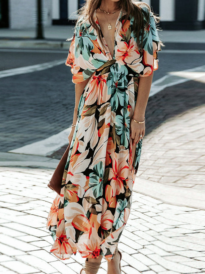 Levoire | Robe À Décolleté Plongeant Fleuri Avec Manches Courtes