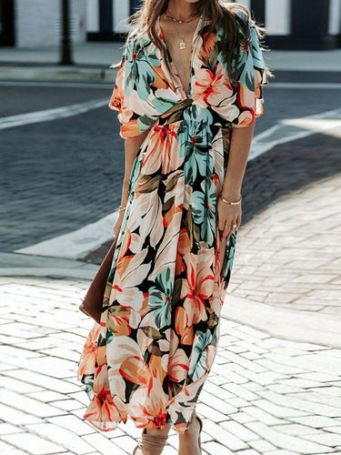 Levoire | Robe À Décolleté Plongeant Fleuri Avec Manches Courtes