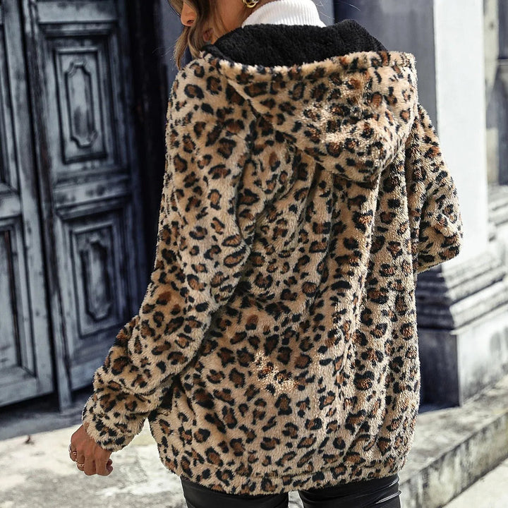 Levoire | Veste en velours spacieuse et décontractée avec un imprimé léopard réversible et des manches longues pour femmes