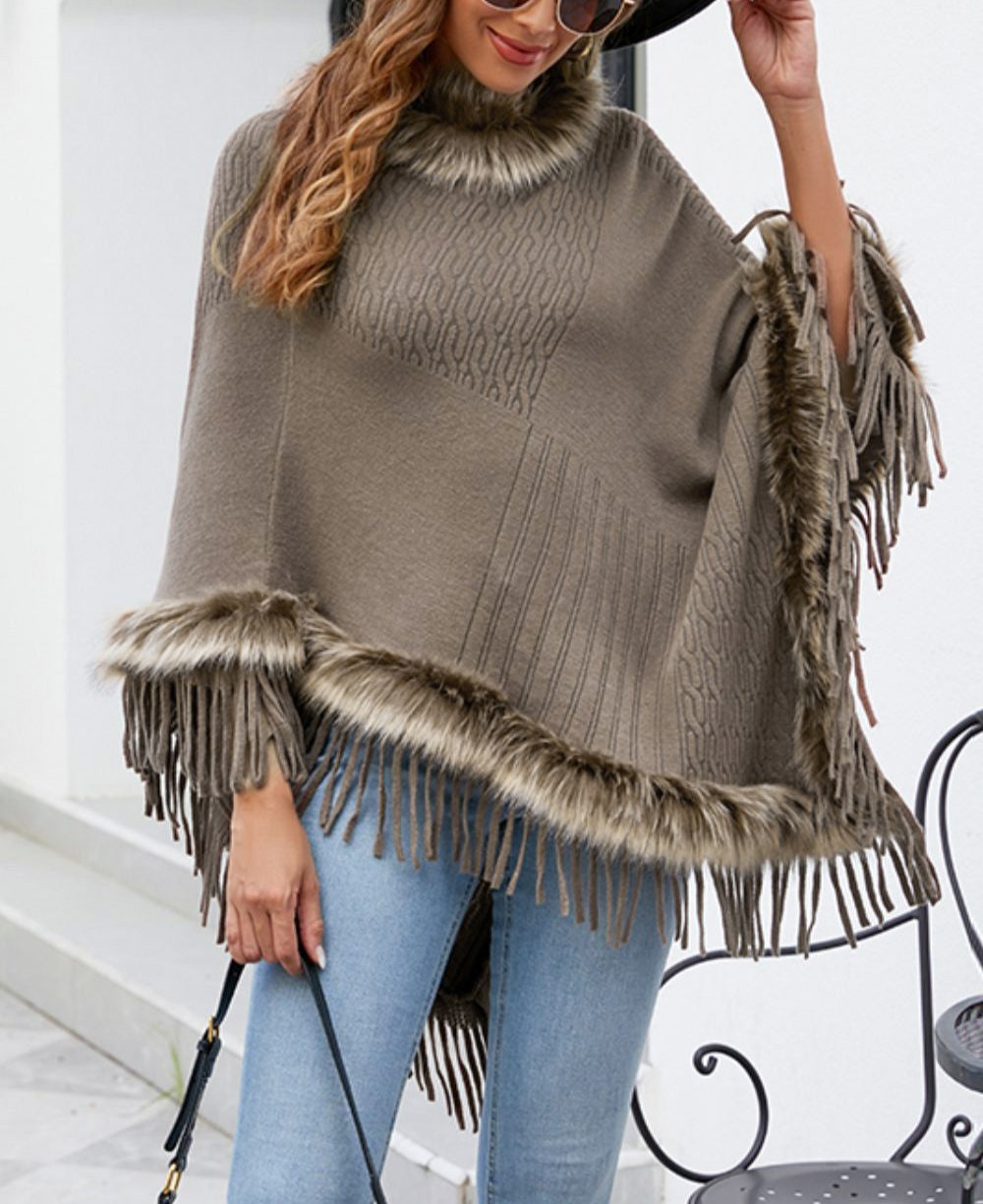 Levoire | Poncho De Luxe Avec Des Feuilles Et Col En Fausse Fourrure Braun Une taille