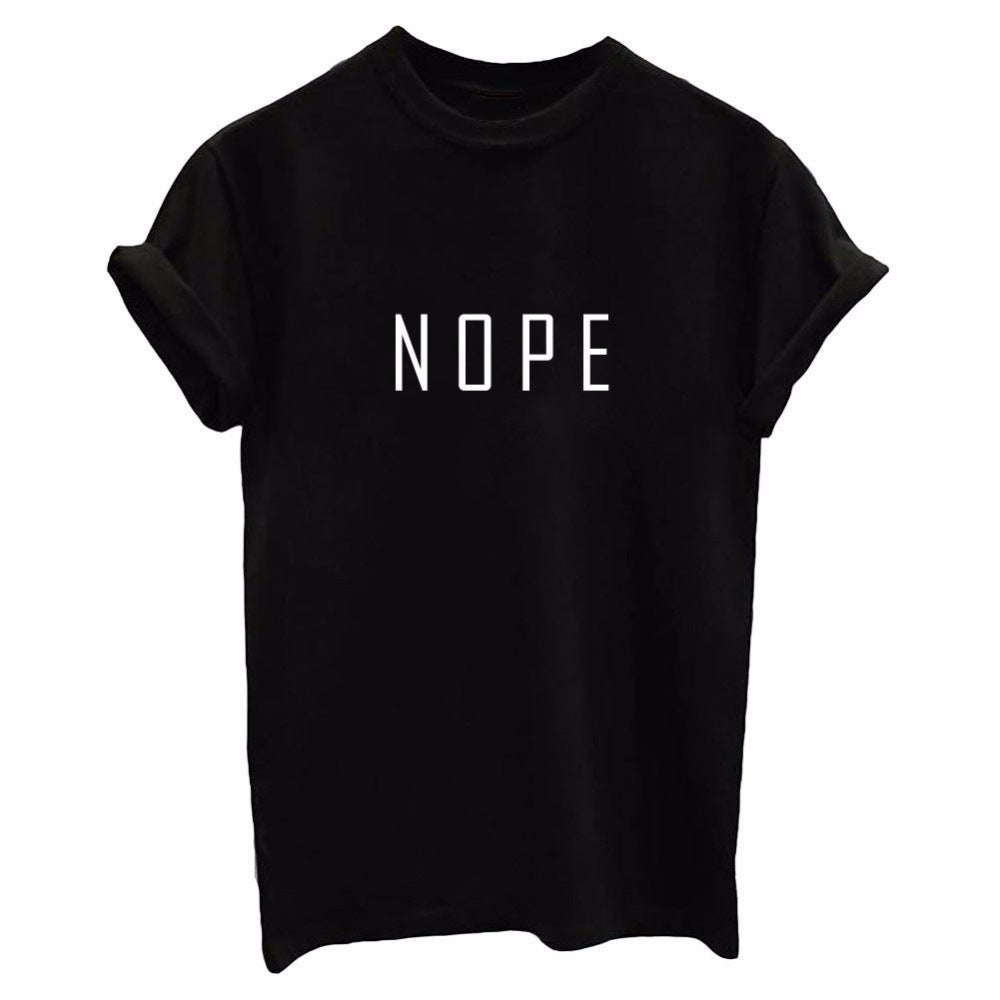 T-shirt pour femmes avec un lettrage moderne accrocheur Levoire