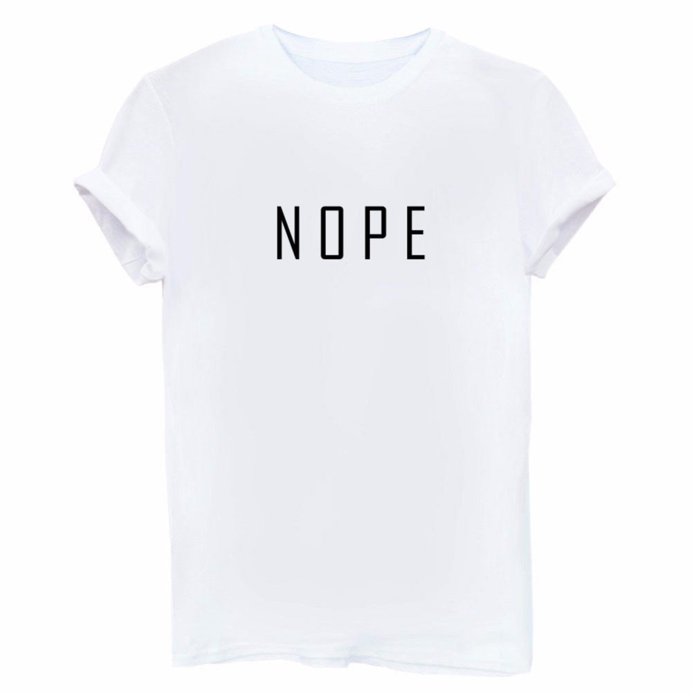T-shirt pour femmes avec un lettrage moderne accrocheur Levoire